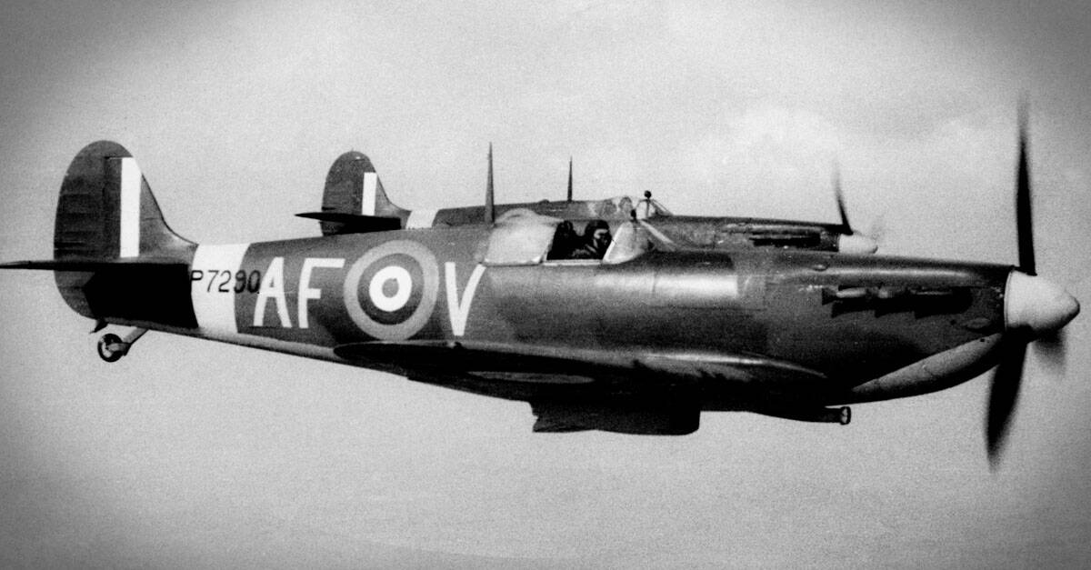 Supermarine Spitfire-Mk IIa aircraft fly side by side